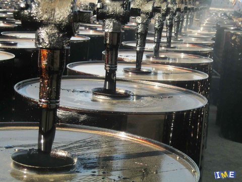 صادرات بیش از ۷۶ هزار تن قیر و عایق رطوبتی از بورس کالای ایران