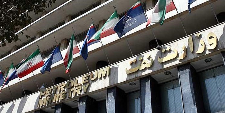 تداوم کاهش صادرات نفت ایران با توقف عرضه در بورس/دلخوشی به معافیت‌های آمریکا خطاست