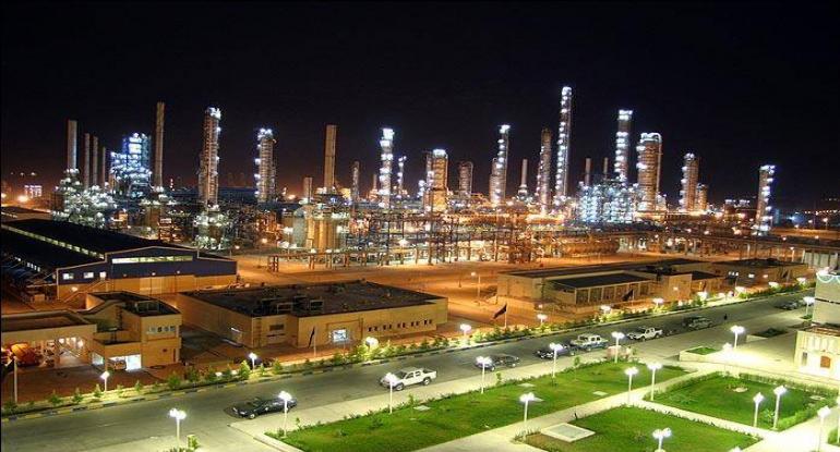در مراسم خداحافظی قاسمیان عزیزی با پتروشیمی اروند چه گذشت؟ در مراسم خداحافظی قاسمیان عزیزی با پتروشیمی اروند چه گذشت؟