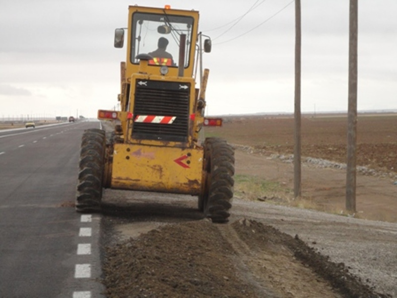 اجرای عملیات ۱۵ کیلومترشانه سازی در محور روستای چما - بان ویزه