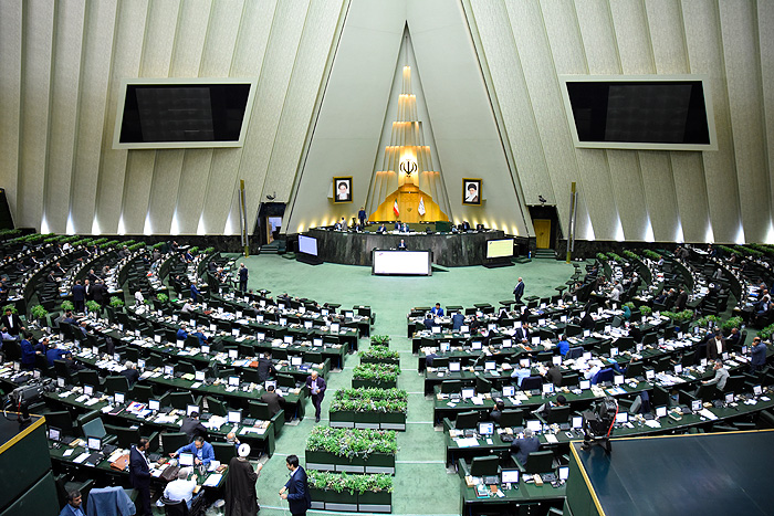 تکلیف مجلس به دولت برای صدور و بازنگری مجوز طرحهای توسعه صنایع نفت خام تکلیف مجلس به دولت برای صدور و بازنگری مجوز طرحهای توسعه صنایع نفت خام