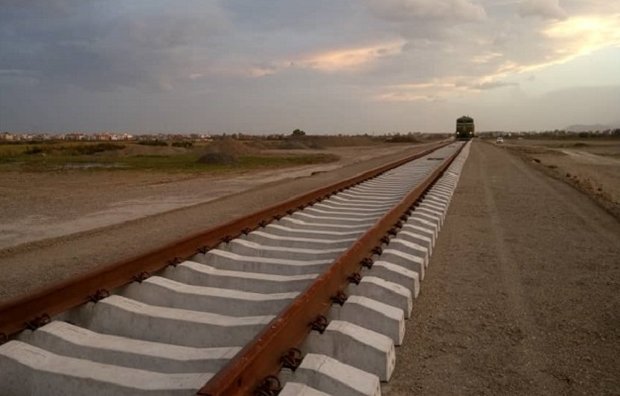 تخلیه و بارگیری ۹ میلیون تن بار در راه آهن یزد