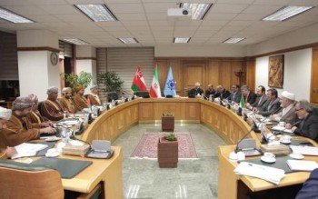 همتی: قیمت دلار هیجانی است/ بدون نگرانی کنترل می کنیم