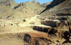استخراج حدود ۱۰ هزار تن خاک نسوز از بزرگترین معدن غرب آسیا