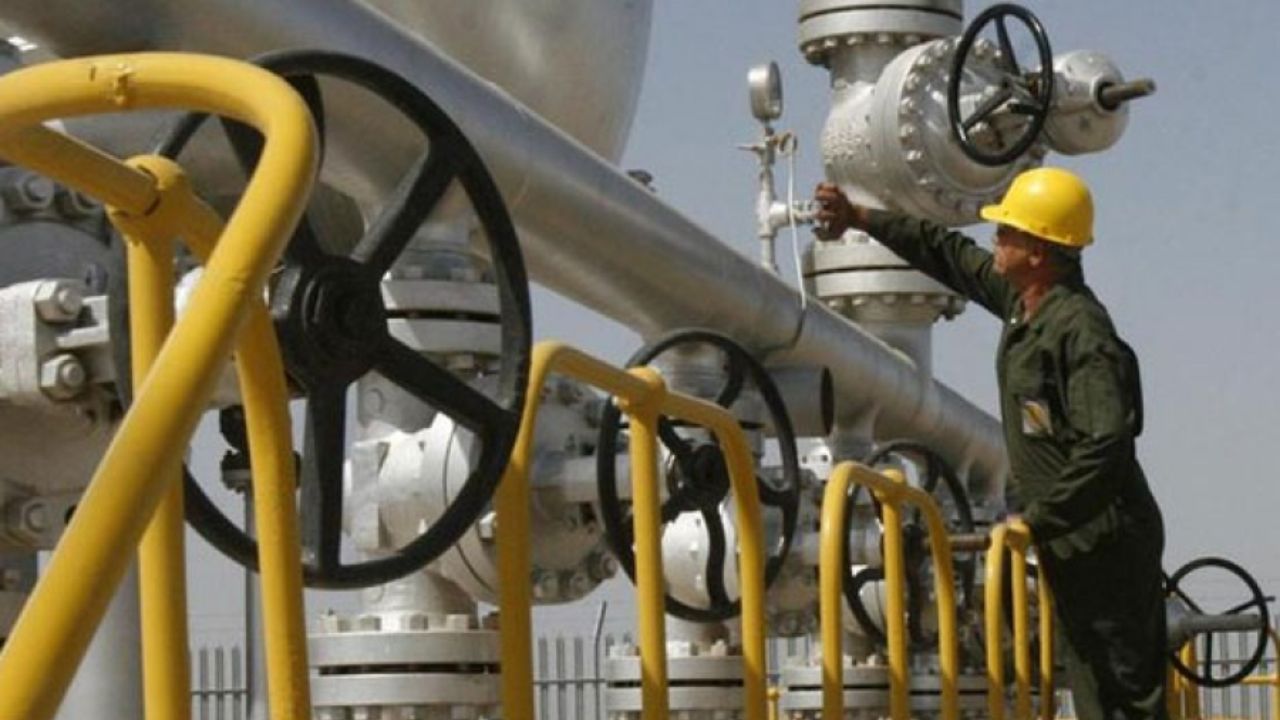 بازدید قالیباف از پالایشگاه بید بلند خلیج‌فارس