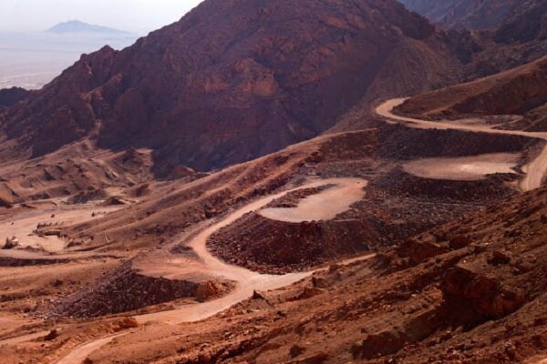 بهره‌برداری از معدن دره زرشک به معما تبدیل شده است