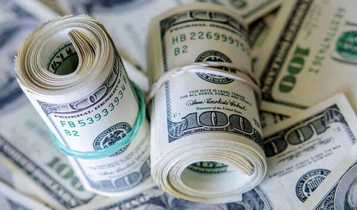 افزایش مجدد نرخ دلار بیانگر سیاسی کاری دولت در مدیریت بازار