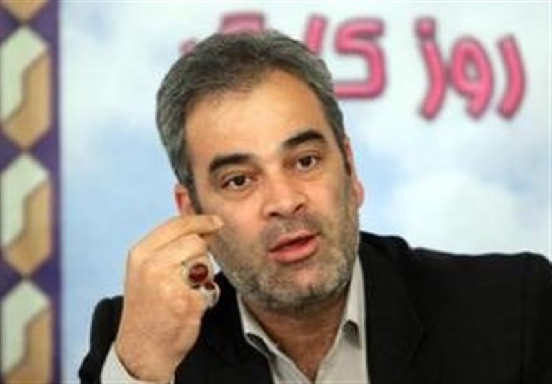 نماینده کارگران افشاگری کرد؛ «دستمزد کارگران را دولت دستوری تعیین میکند نه شورای عالی کار" نماینده کارگران افشاگری کرد؛ «دستمزد کارگران را دولت دستوری تعیین میکند نه شورای عالی کار"