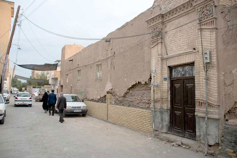 رفع مشکل کمبود زمین در کلانشهرها با استفاده از ظرفیت بافت فرسوده رفع مشکل کمبود زمین در کلانشهرها با استفاده از ظرفیت بافت فرسوده