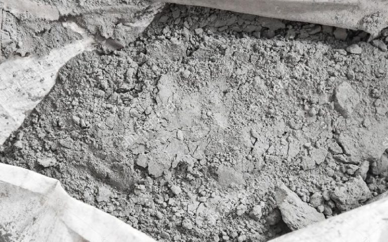 سیمان همدان در بازار سیاه تهران کیسه‌ای ۷۰ هزار تومان!