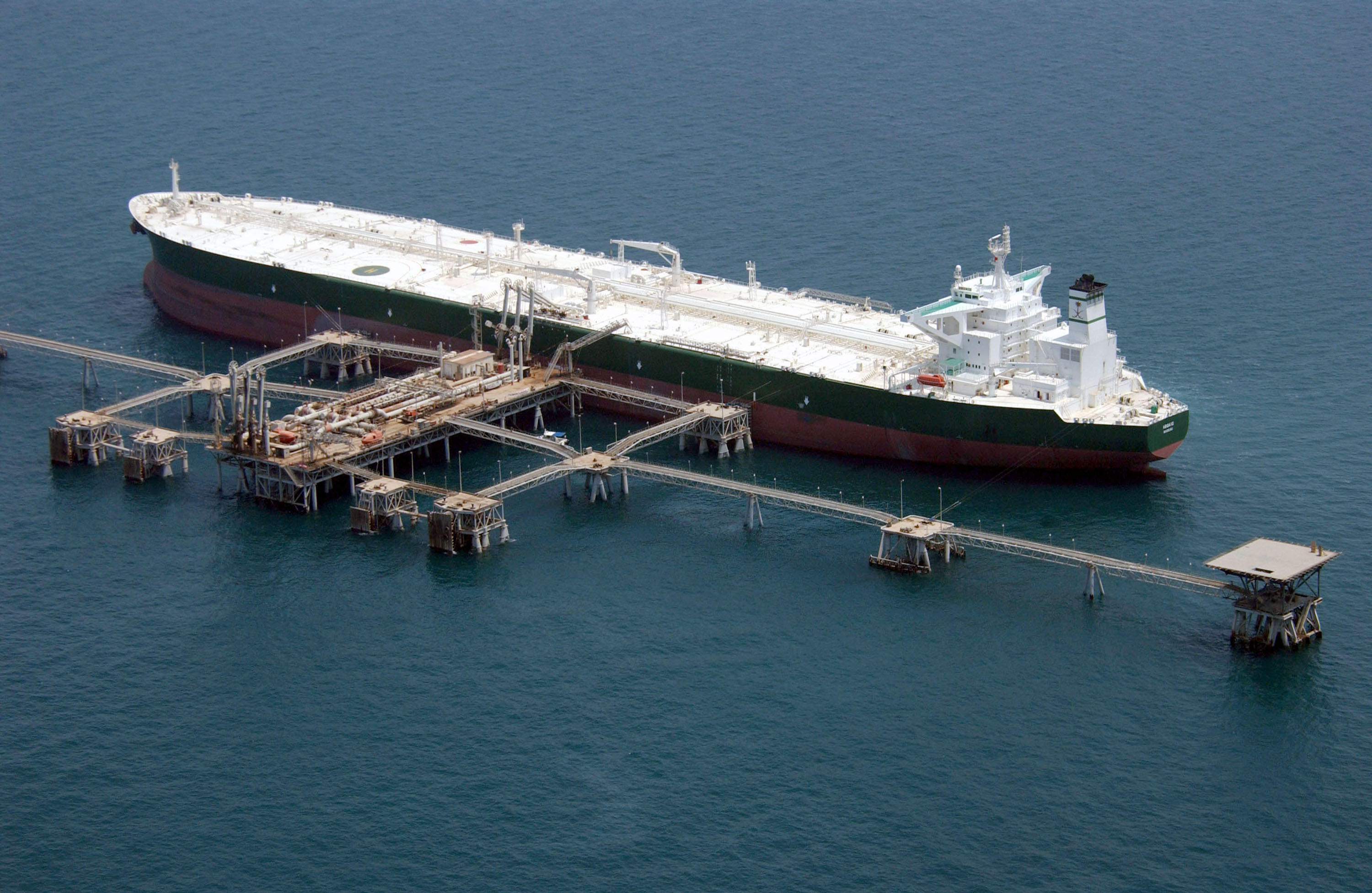 Iran Reduces Floating Oil Inventory by Half