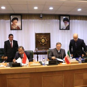 Iran, Indonesia to Open Joint Bank Account