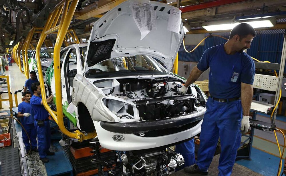 Domestic manufacturing of auto parts to lower car prices: industry min.