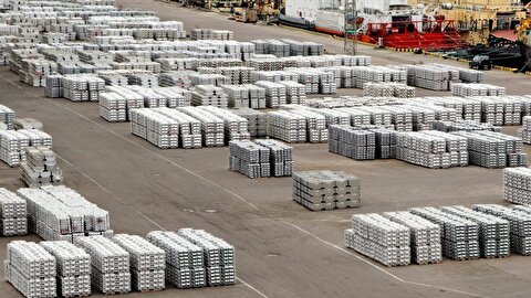 Aluminum price falls to one-month low in wider commodity slump