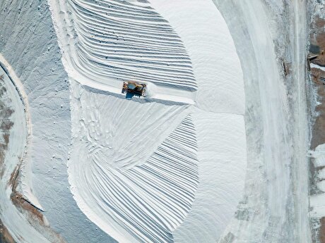 Lithium prices plunge in China after moves to curb speculative trading
