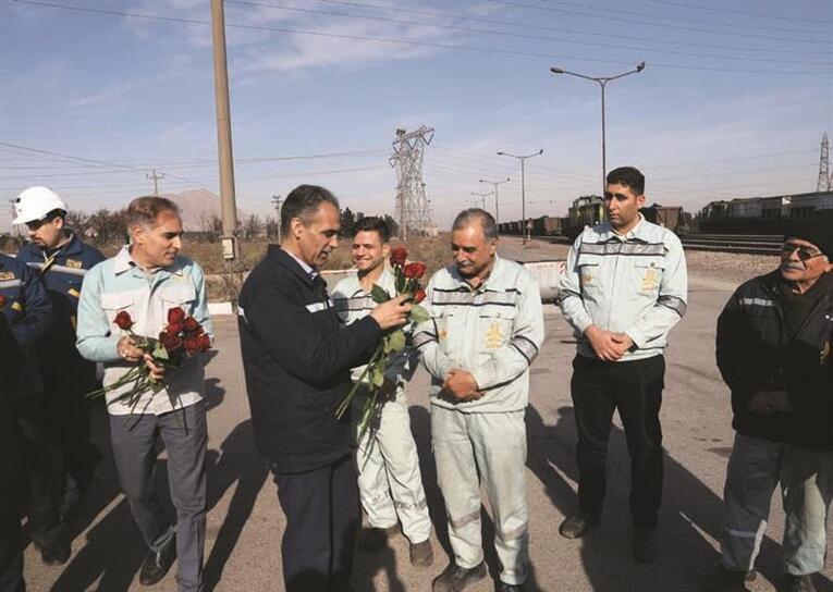 Honoring and appreciating the transportation and support staff of Mobarakeh Steel