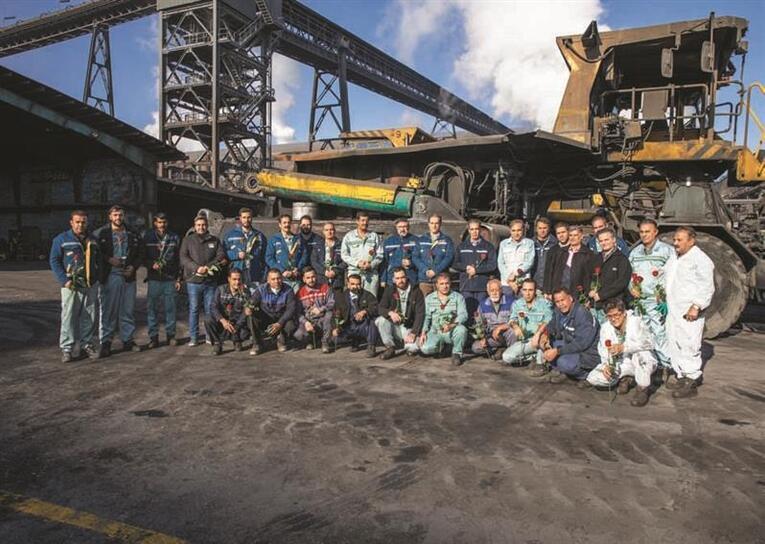 Honoring and appreciating the transportation and support staff of Mobarakeh Steel