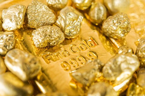 Gold price hits new peak as safe-haven appeal remains strong