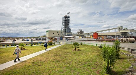 Anglo American shareholders approve demerger of South African platinum unit