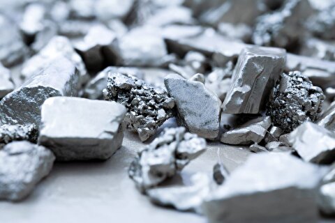 Platinum price surges to 11-year high on supply concerns