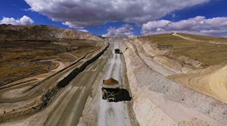 Peru copper transport disrupted as informal miners block roads