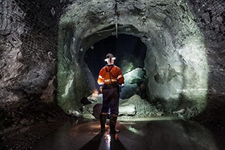 Copper price gains on Chinese demand, Chilean supply risks