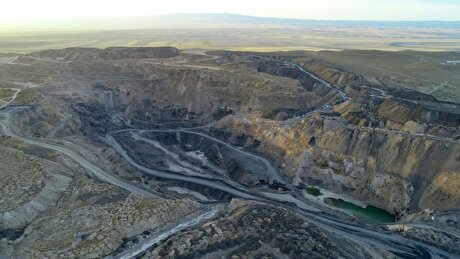 Uzbek gold miner said to eye $20 billion value in dual listing