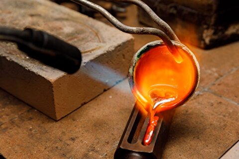 Gold price jumps to new high on US jobs report