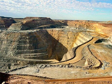 Northern Star shares fall after miner cuts production forecast