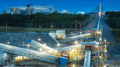 Agnico Eagle suspends Quebec pit mining, flags production hit
