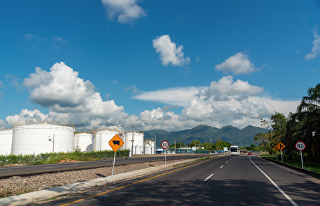Colombia oil, mining industries upbeat on new government, seek swift changes