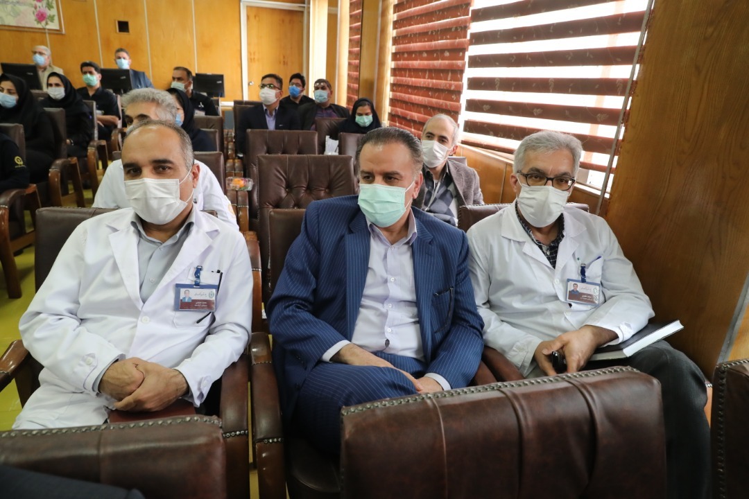 تقدیر عضو هیات عامل و معاونت انسانی بانک از مدافعان سلامت بیمارستان بانک ملی ایران تقدیر عضو هیات عامل و معاونت انسانی بانک از مدافعان سلامت بیمارستان بانک ملی ایران