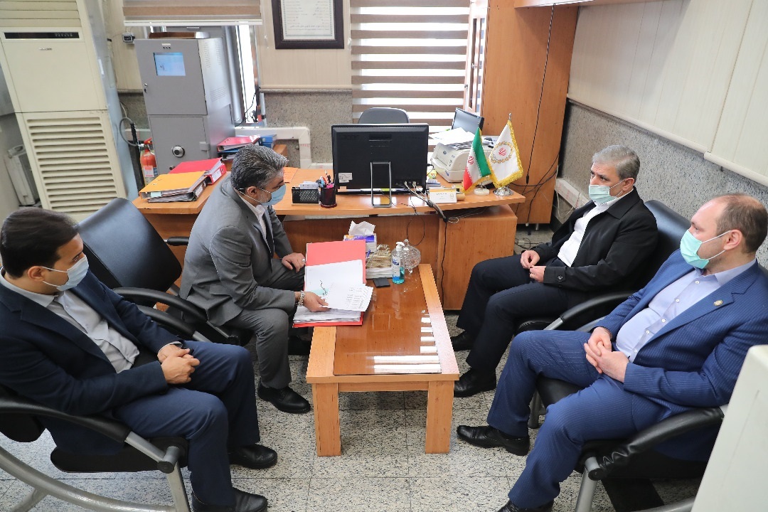 بازدید سرزده مدیرعامل بانک ملی ایران از شعب چهارراه کنت و منوچهری تهران