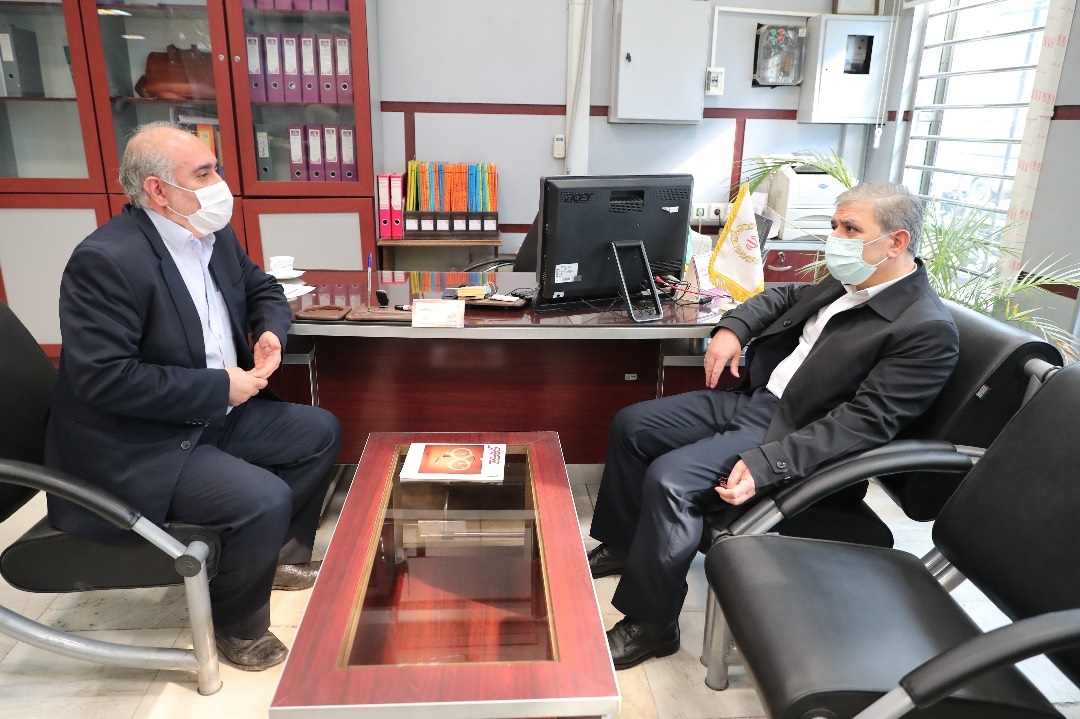 بازدید سرزده مدیرعامل بانک ملی ایران از شعب چهارراه کنت و منوچهری تهران