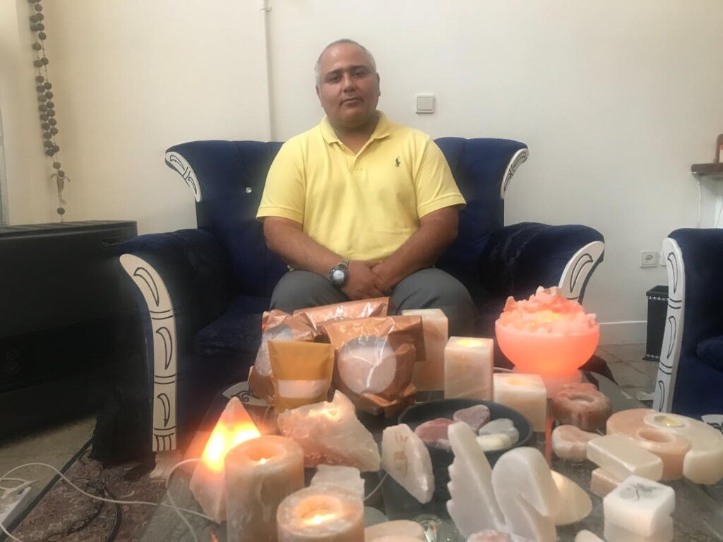 نمک لاکچری آبی کیلویی ۴ میلیون | تهیه کمیاب&zwnj;ترین نمک جهان از معادن اطراف تهران