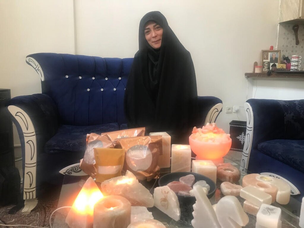نمک لاکچری آبی کیلویی ۴ میلیون | تهیه کمیاب&zwnj;ترین نمک جهان از معادن اطراف تهران