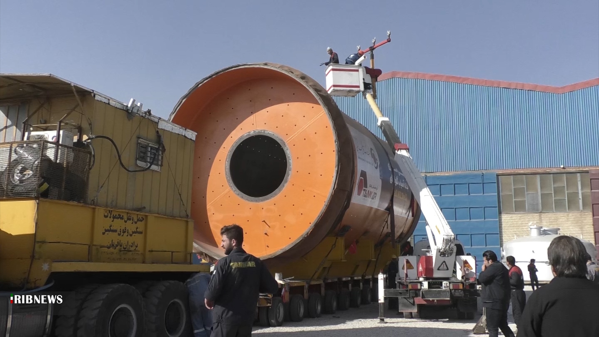 ارسال محموله بزرگترین بدنه آسیاب گلولهای معادن سنگ آهن به سیرجان ارسال محموله بزرگترین بدنه آسیاب گلولهای معادن سنگ آهن به سیرجان