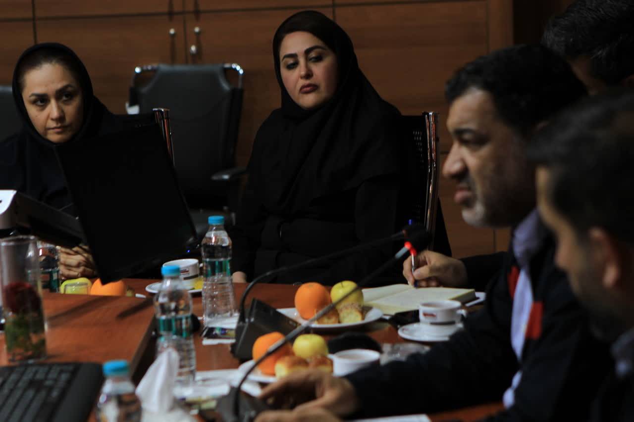 برگزاری مراسم گرامیداشت روز زن در فولاد اکسین خوزستان/ بانوان اکسینی تجلیل شدند