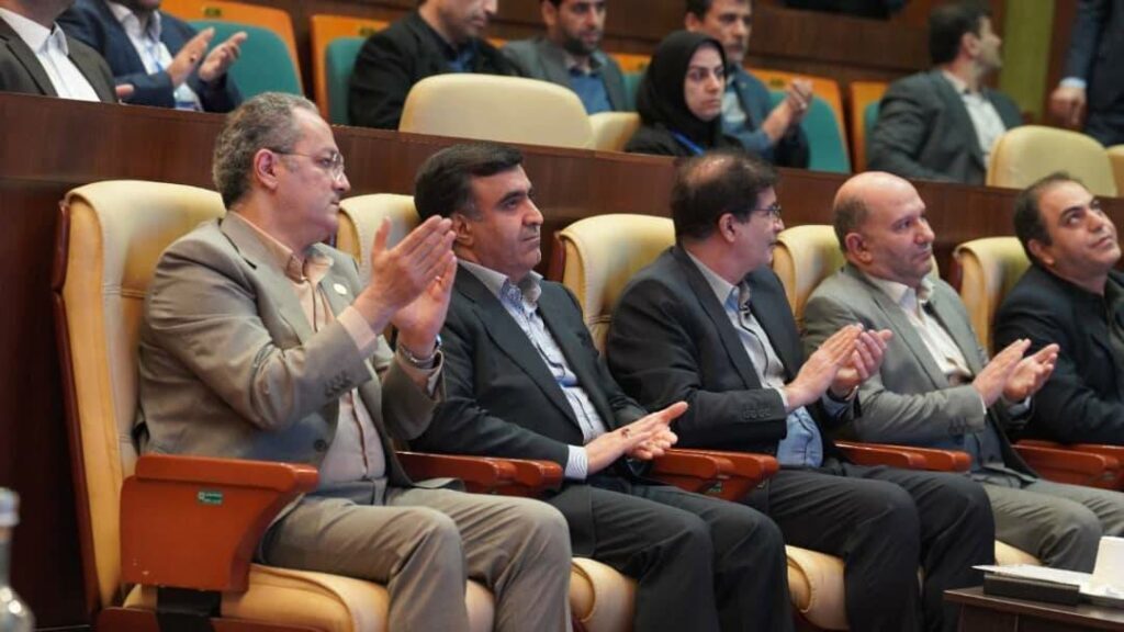 اعطای تندیس سیمین ملی صنعت سبز به شرکت نفت پاسارگاد
