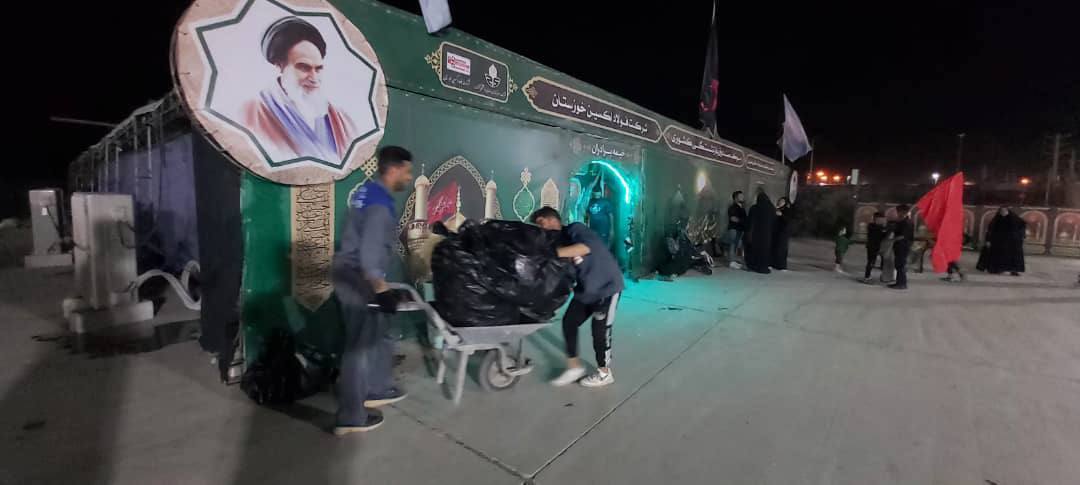 پاکسازی و تنظیف روزانه مرز شلمچه توسط پرسنل شرکت فولاد اکسین خوزستان