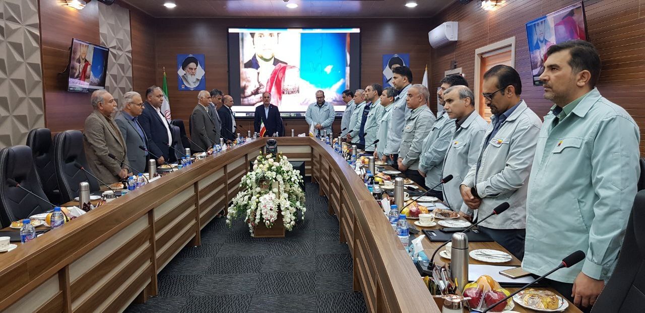 نشست مدیرعامل برق منطقه‌ای استان با مدیرعامل شرکت فولاد خوزستان انجام شد