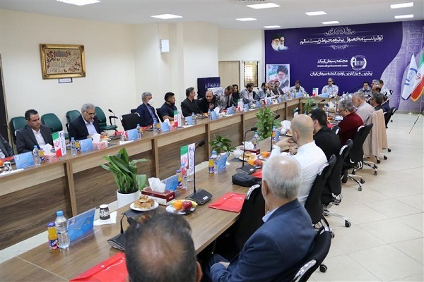 تاکید عاملین فروش سیمان آبیک بر توسعه بازار داخلی و بین‌المللی