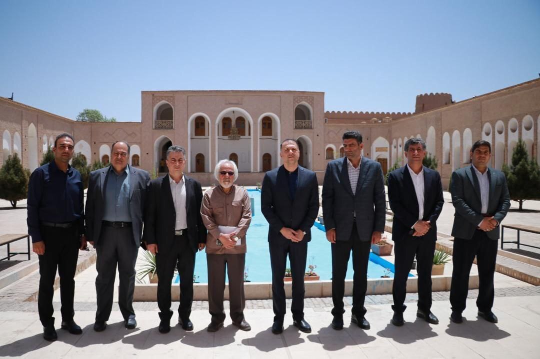 مدیرعامل شرکت ملی صنایع مس ایران از عمارت «حاج‌آقا علی» رفسنجان بازدید کرد