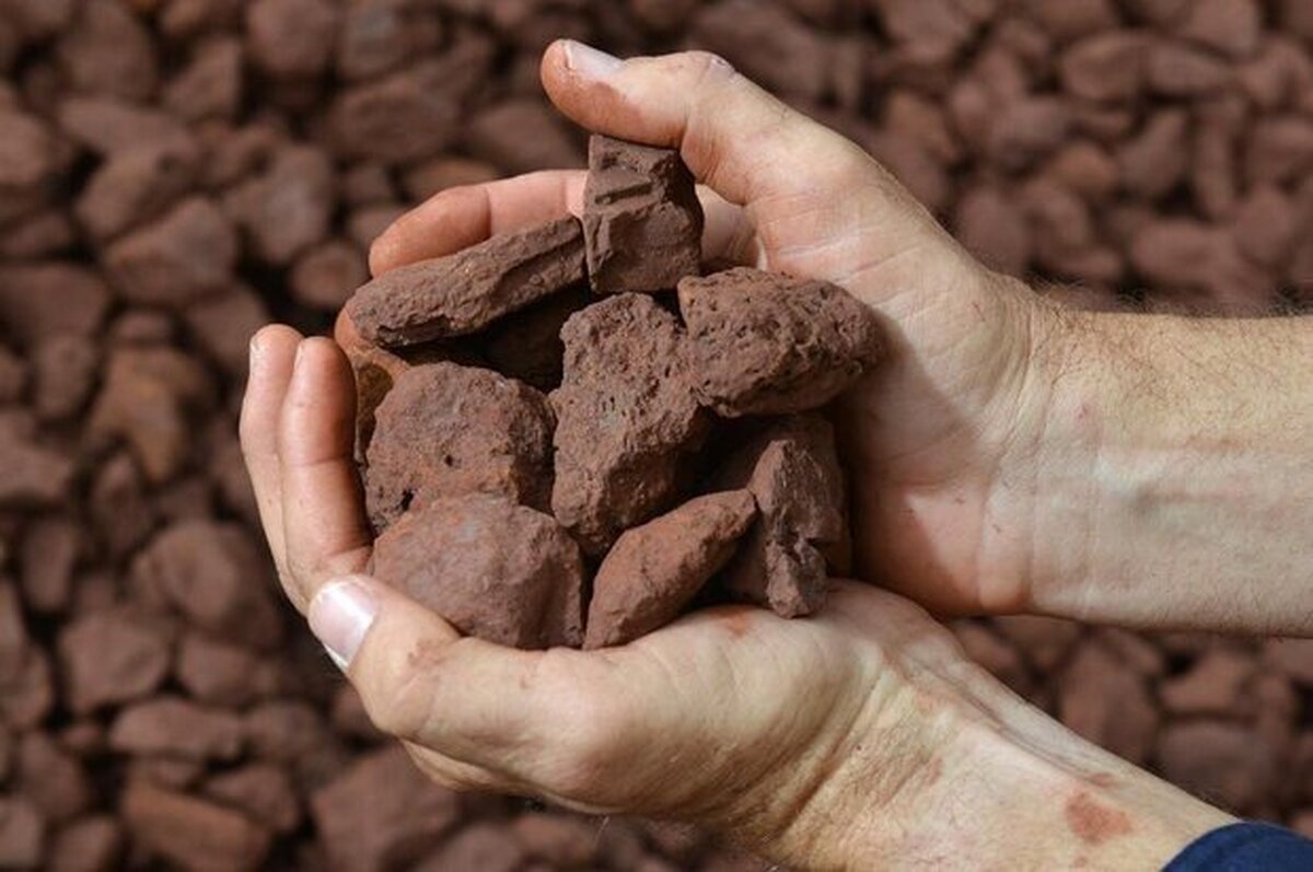 توقیف محموله سنگ معدنی قاچاق در حاجی‌آباد