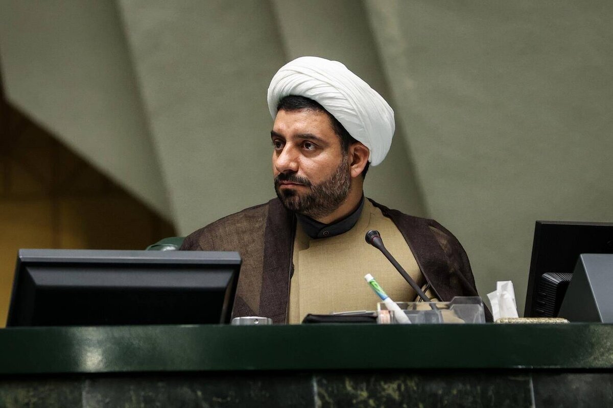 وضعیت نابسامان ارز متاثر از ناهماهنگی تیم اقتصادی دولت است