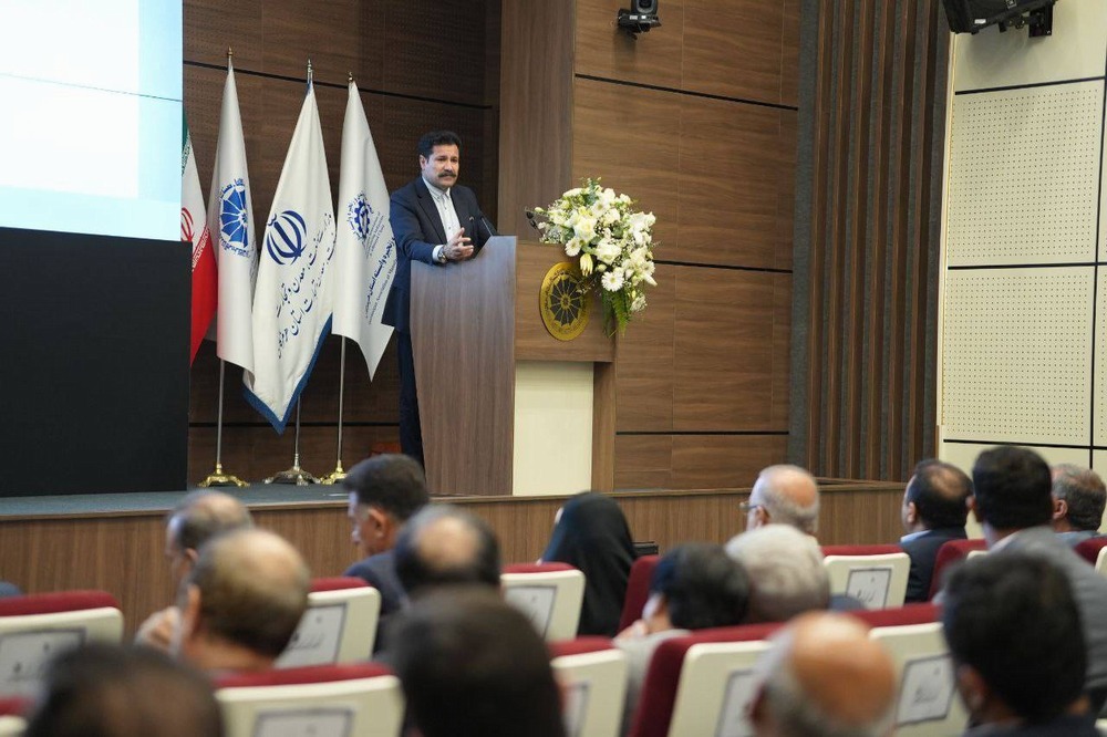 همایش تجلیل از صنعتگران و معدنکاران استان هرمزگان برگزار شد