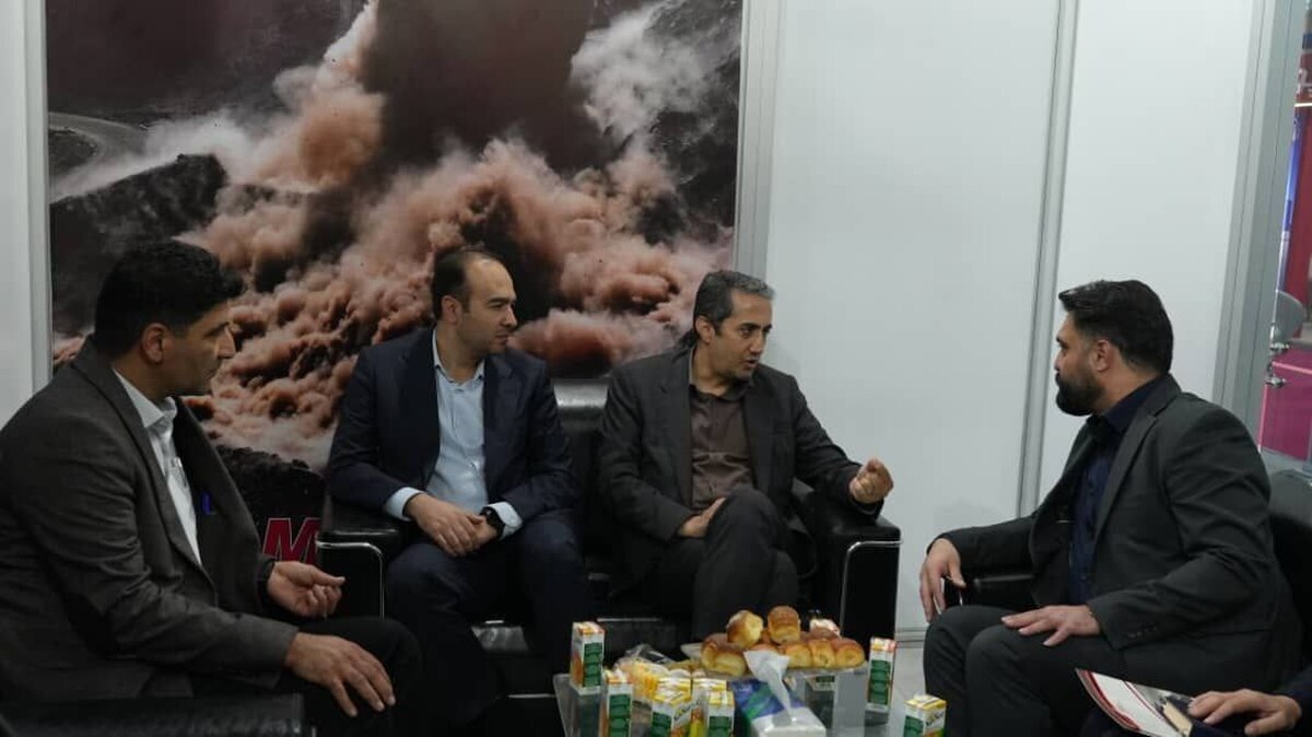 بازدید آقاجانلو و ملانوری از غرفه ایمپاسکو و ایمیدرو در نمایشگاه تخصصی معدن غرب کشور