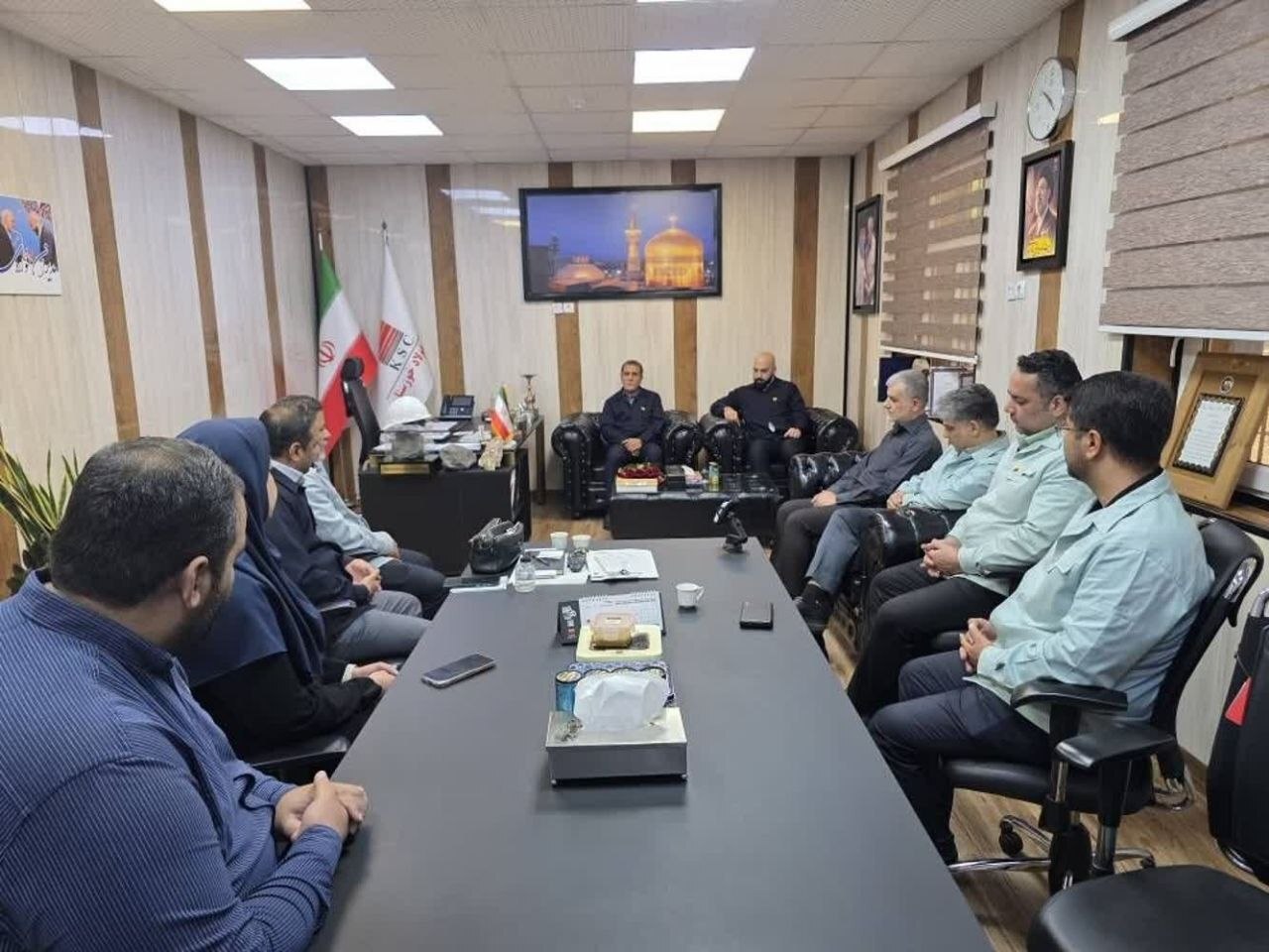 در هنگام بروز وقایع، پیروز میدان کسی است که روایت را در دست دارد! در هنگام بروز وقایع، پیروز میدان کسی است که روایت را در دست دارد!