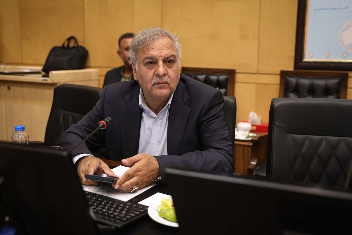 خروج خودرو‌های فرسوده از چرخه تردد باید تدریجی باشد