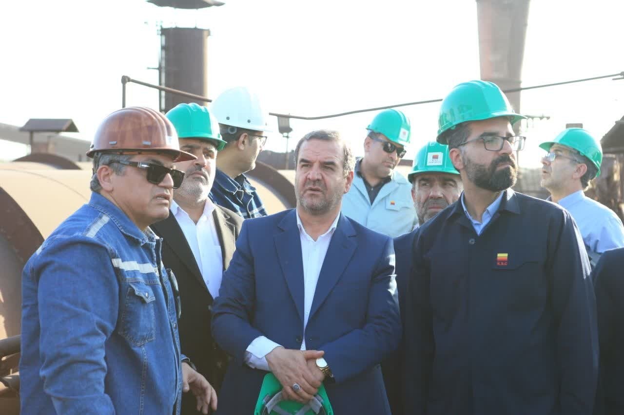 بازدید معاون وزیر دادگستری از شرکت فولاد خوزستان؛ تعامل و همدلی برای عبور از موانع تولید بازدید معاون وزیر دادگستری از شرکت فولاد خوزستان؛ تعامل و همدلی برای عبور از موانع تولید